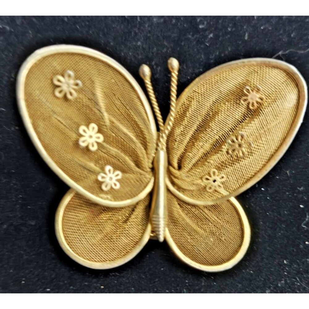 Brooch Butterfly vintage Metal Mesh Wings W/flower Design gold toned dainty